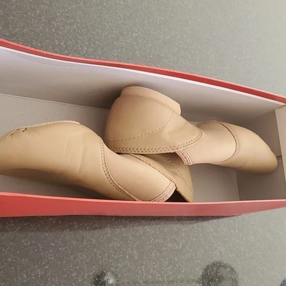 Capezio E-Series Jazz Slip On Jazz Shoes - Caramel 3.5 M - Picture 4 of 12